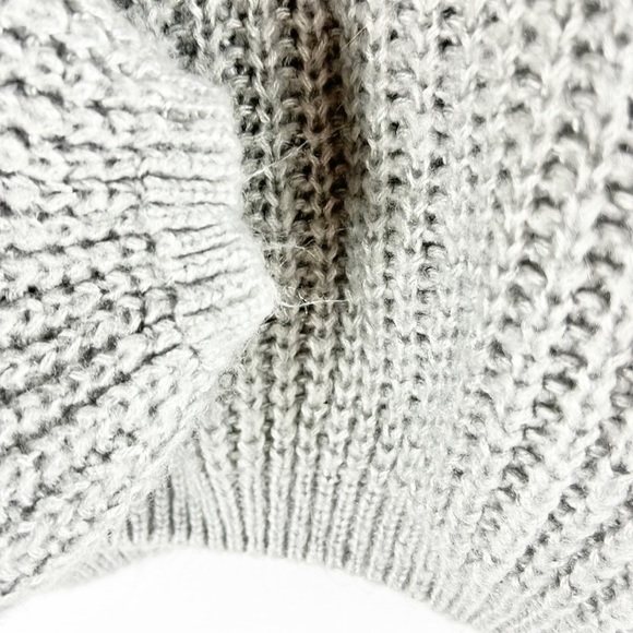 SIMPLEE | 🐰Light Gray Chunky Thick Knit Loose Cropped Oversize Sweater - Picture 11 of 13